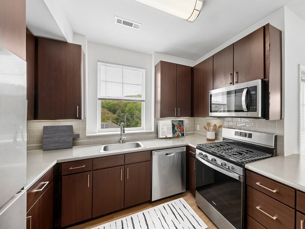 Avalon Bloomingdale – photo 1 of 28