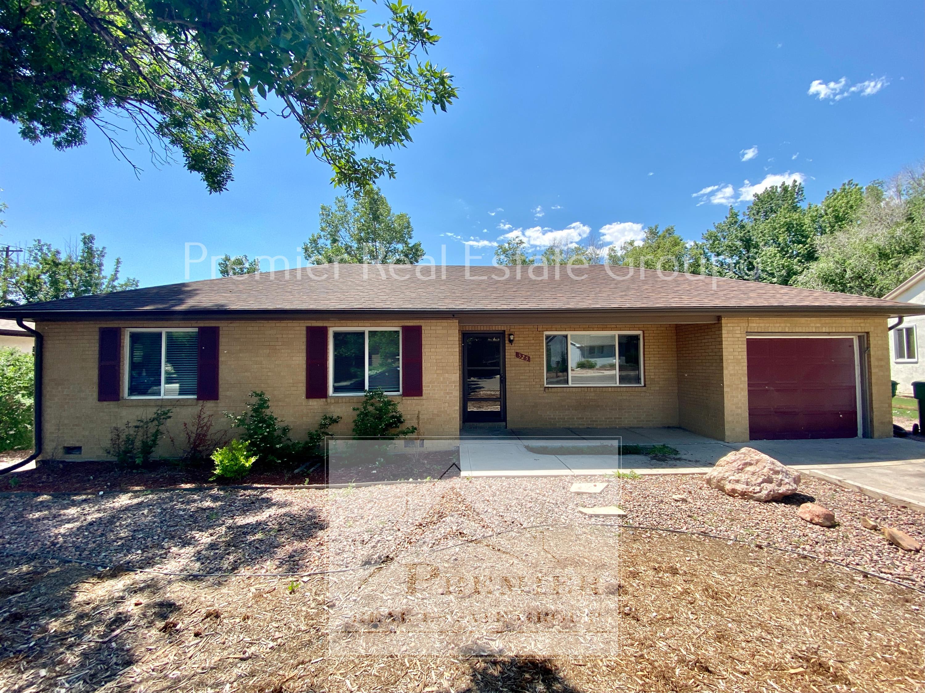 325 West Ramona Avenue – photo 1