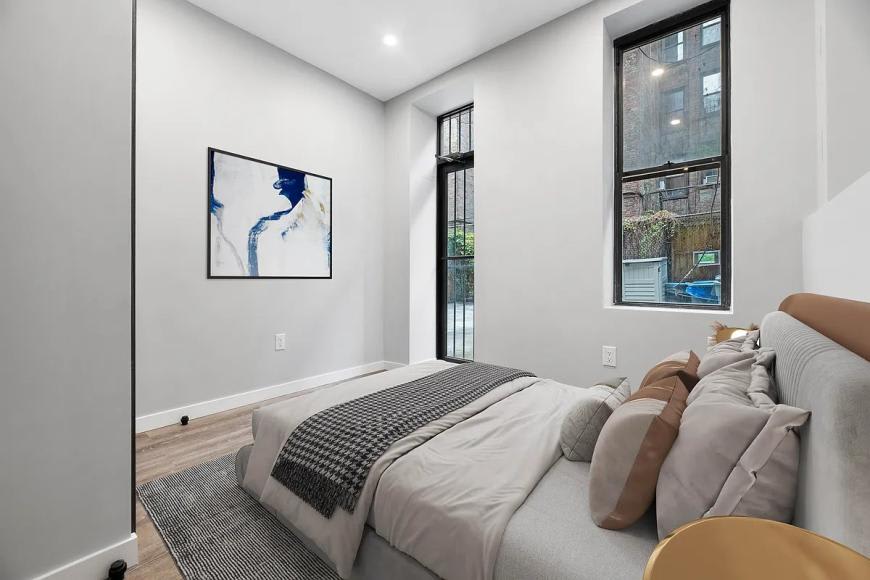 437 West 46th Street – photo 1