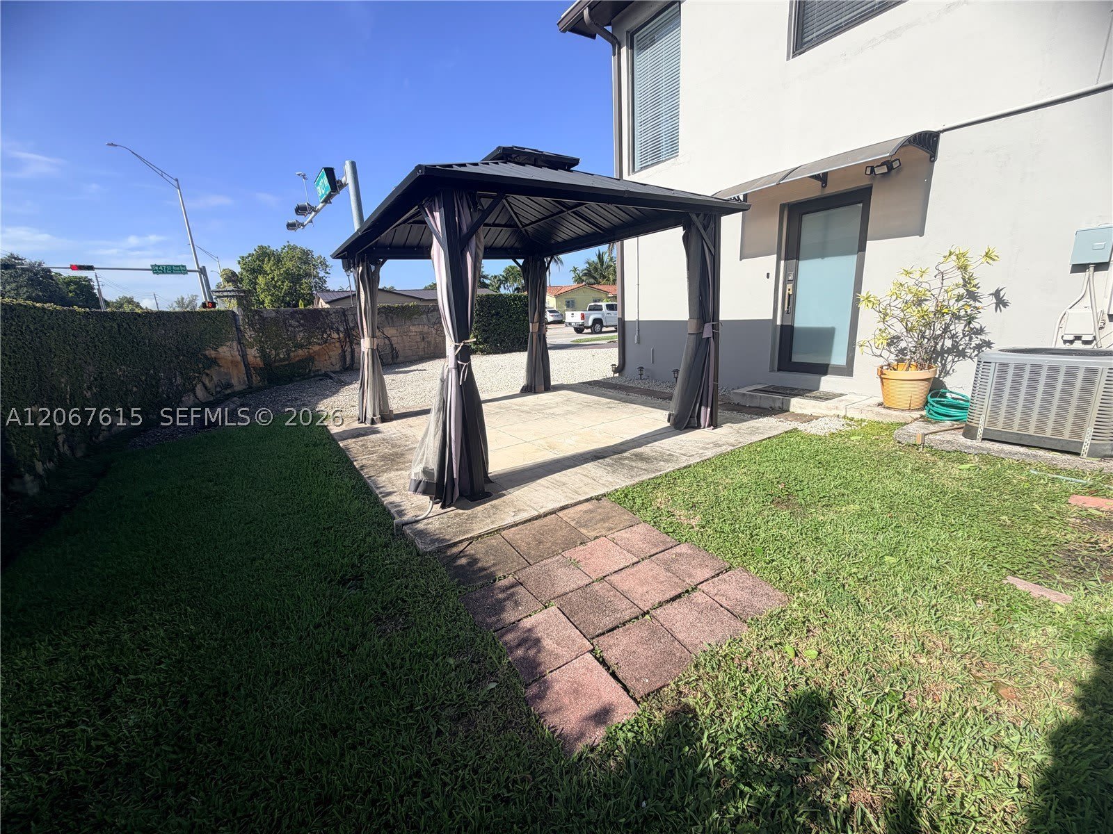 12701 SW 47th St – photo 1 of 27