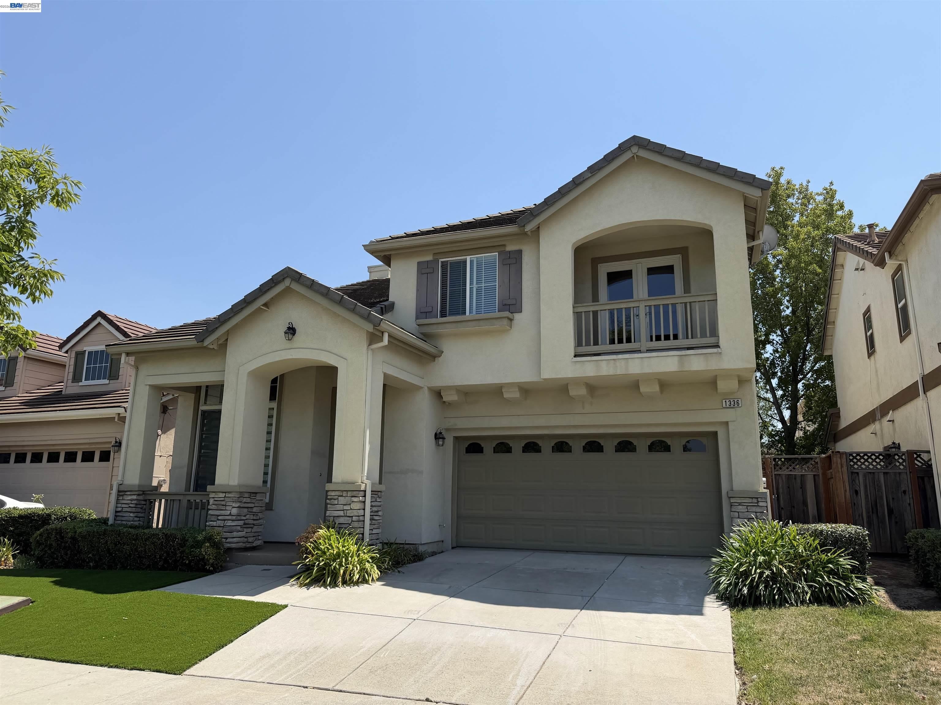 1336 TIFFANY DR – photo 1 of 21