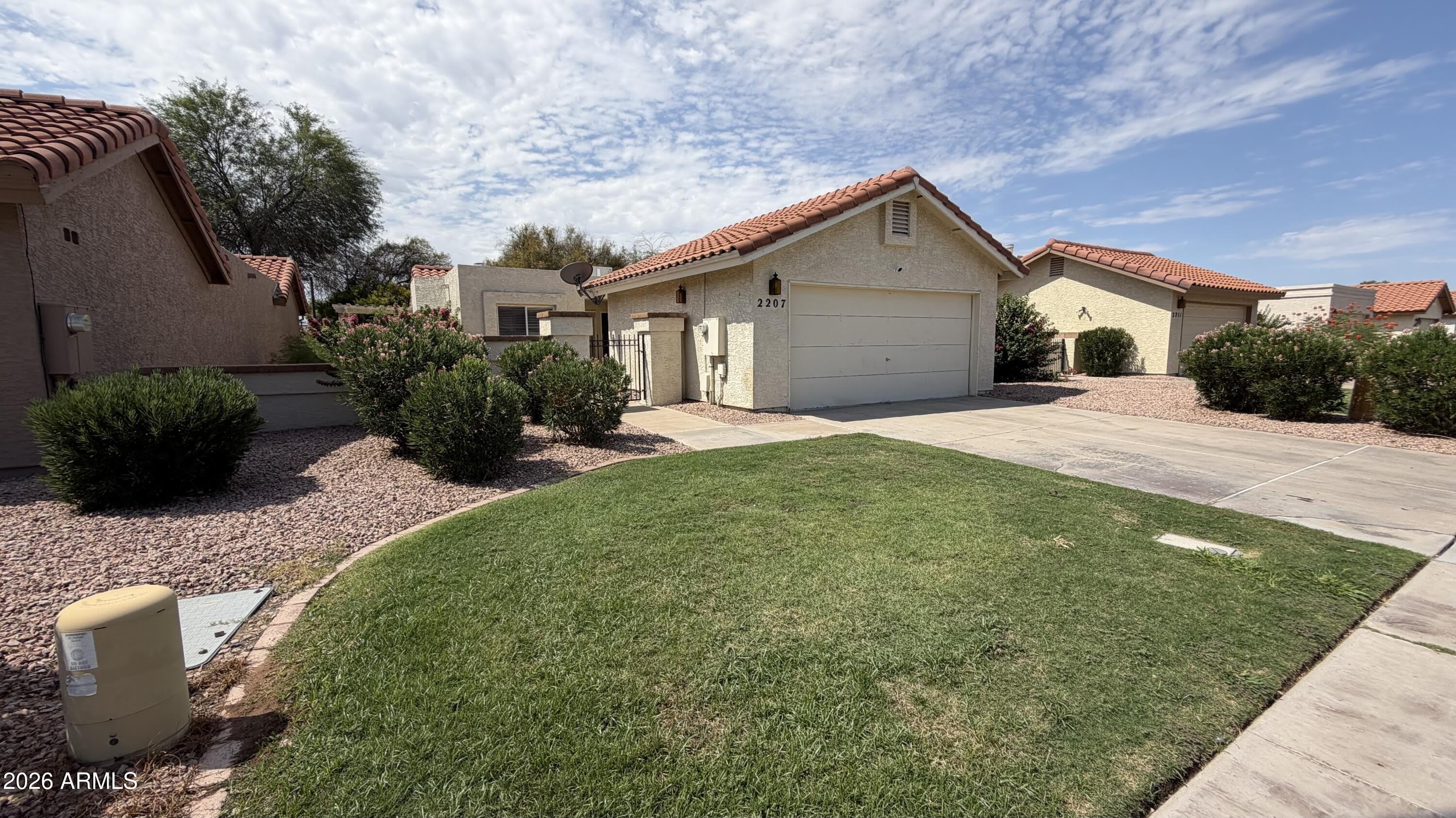 2207 W IRONWOOD Drive – photo 1 of 22