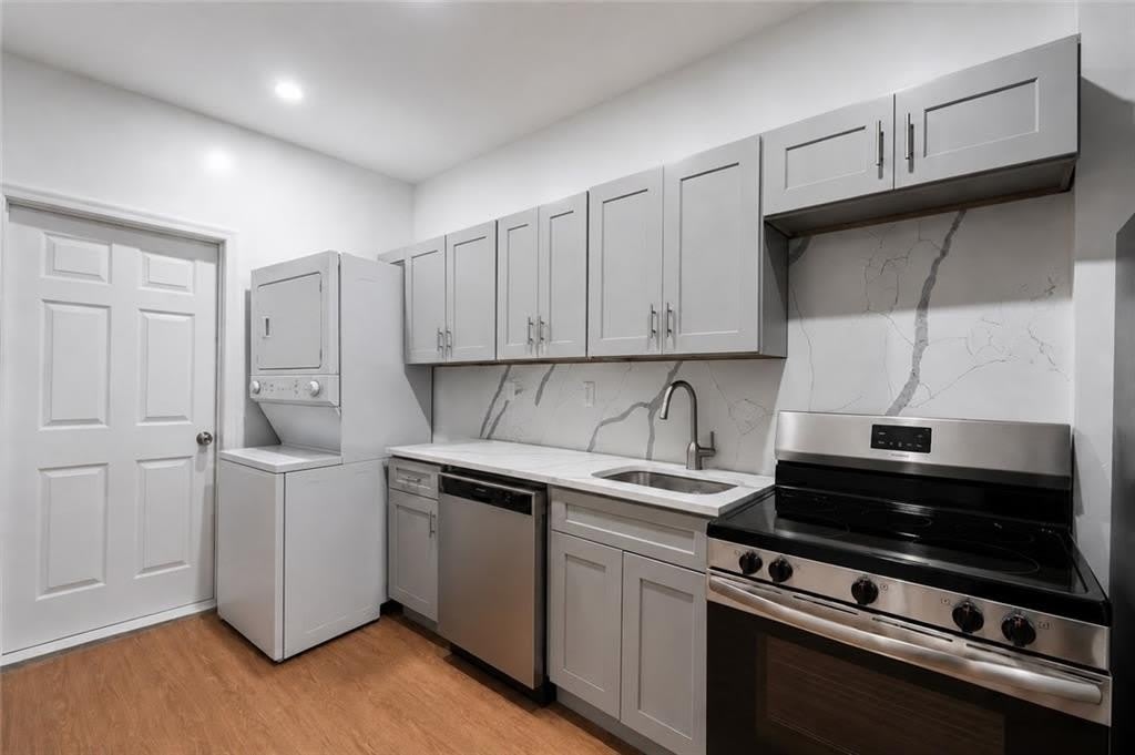 324 Eldert Street – photo 1