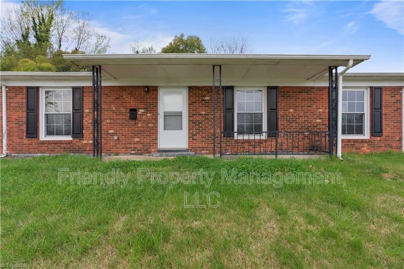 1050 File St – photo 1