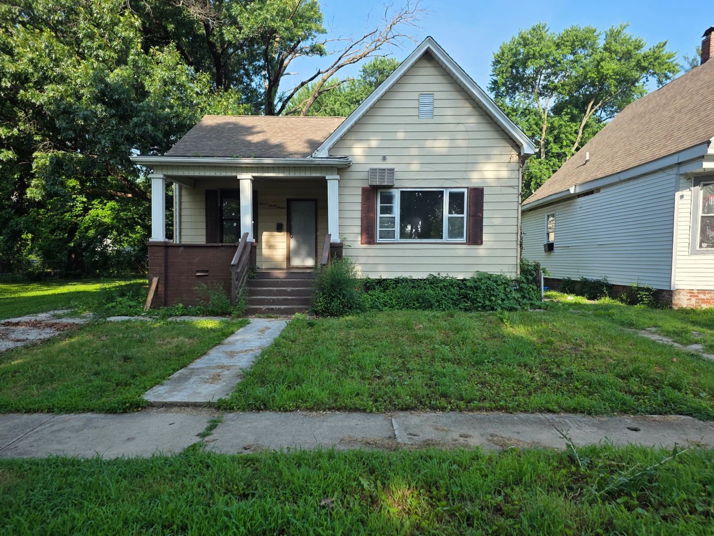 3 Bedroom 1 Bathroom 1000.00 – photo 1 of 8