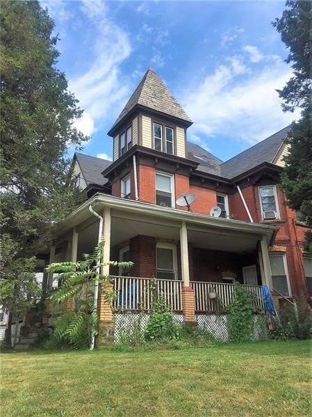 1040 Allison Avenue – photo 1 of 4
