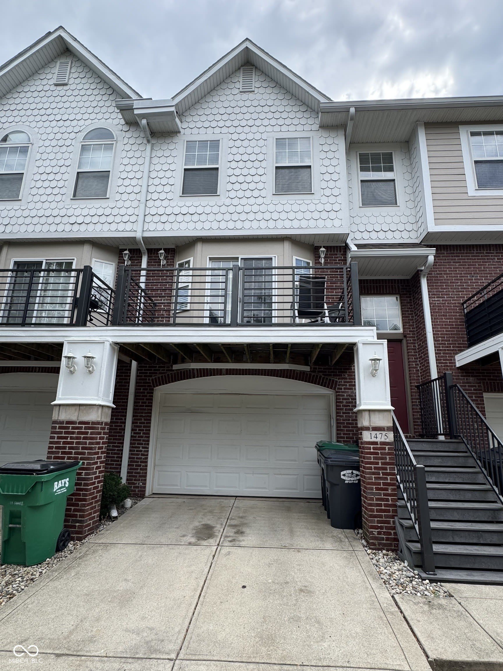 1475 Autumn Oak Street – photo 1 of 291