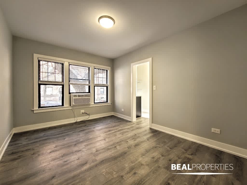 433 W Belden Ave – photo 1