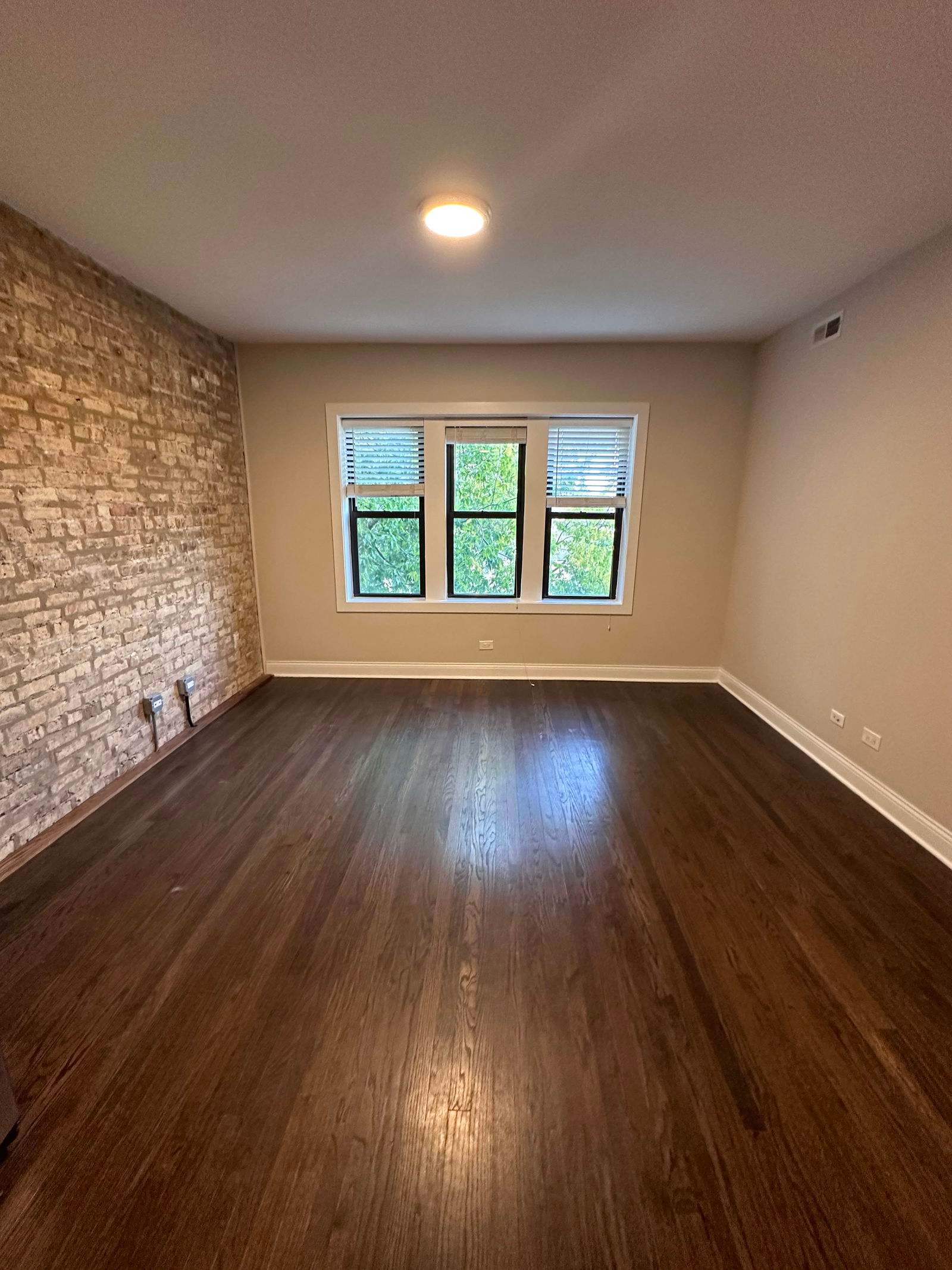 2230 North Sawyer Avenue – photo 1