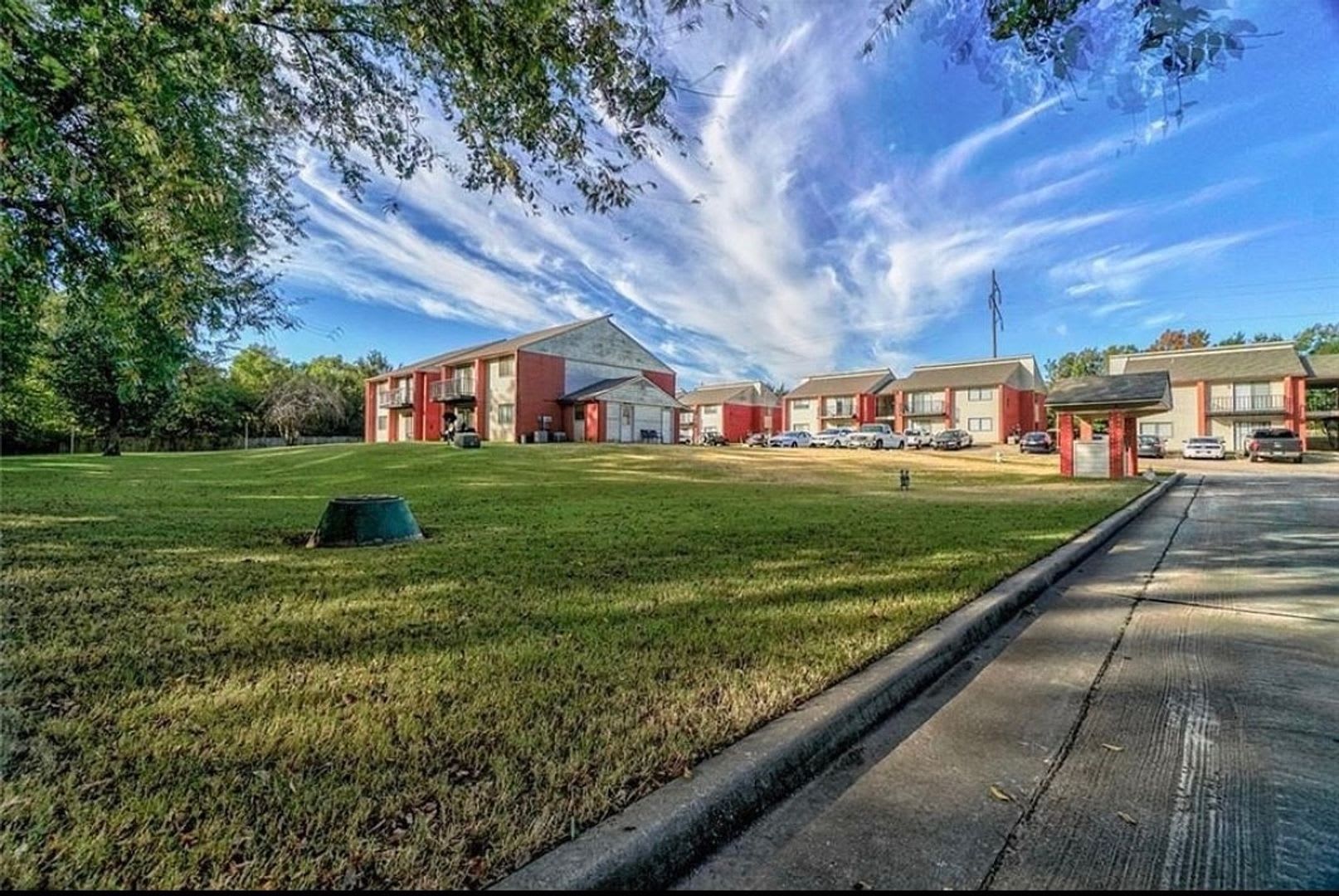 Country Grove Apartments – photo 1