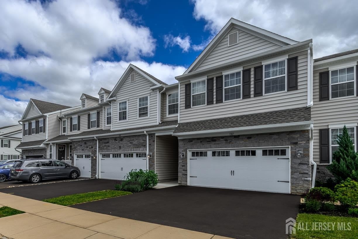 3305 Charleston Drive – photo 1