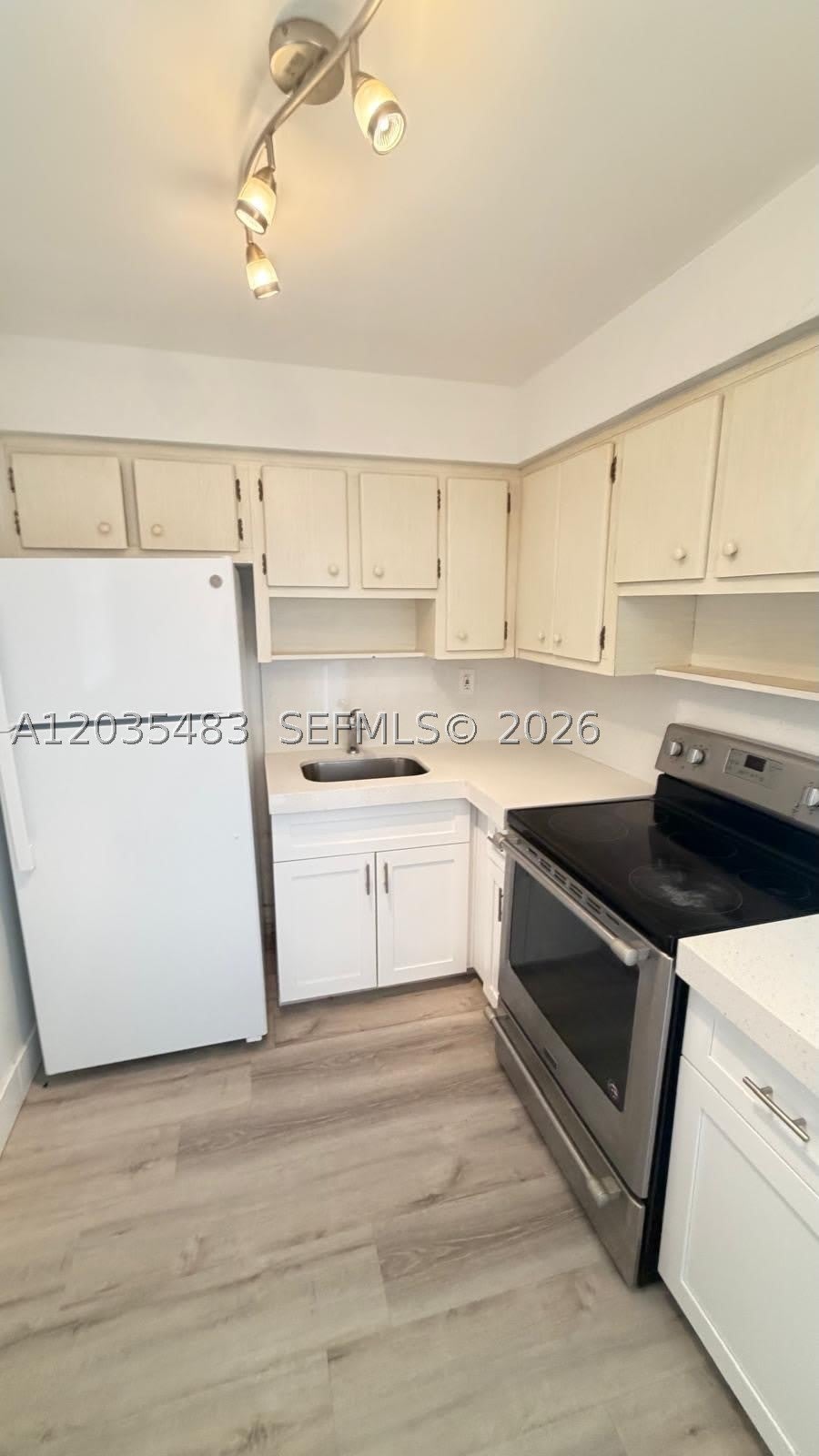 20200 Ne 27Th Ct – photo 1 of 178