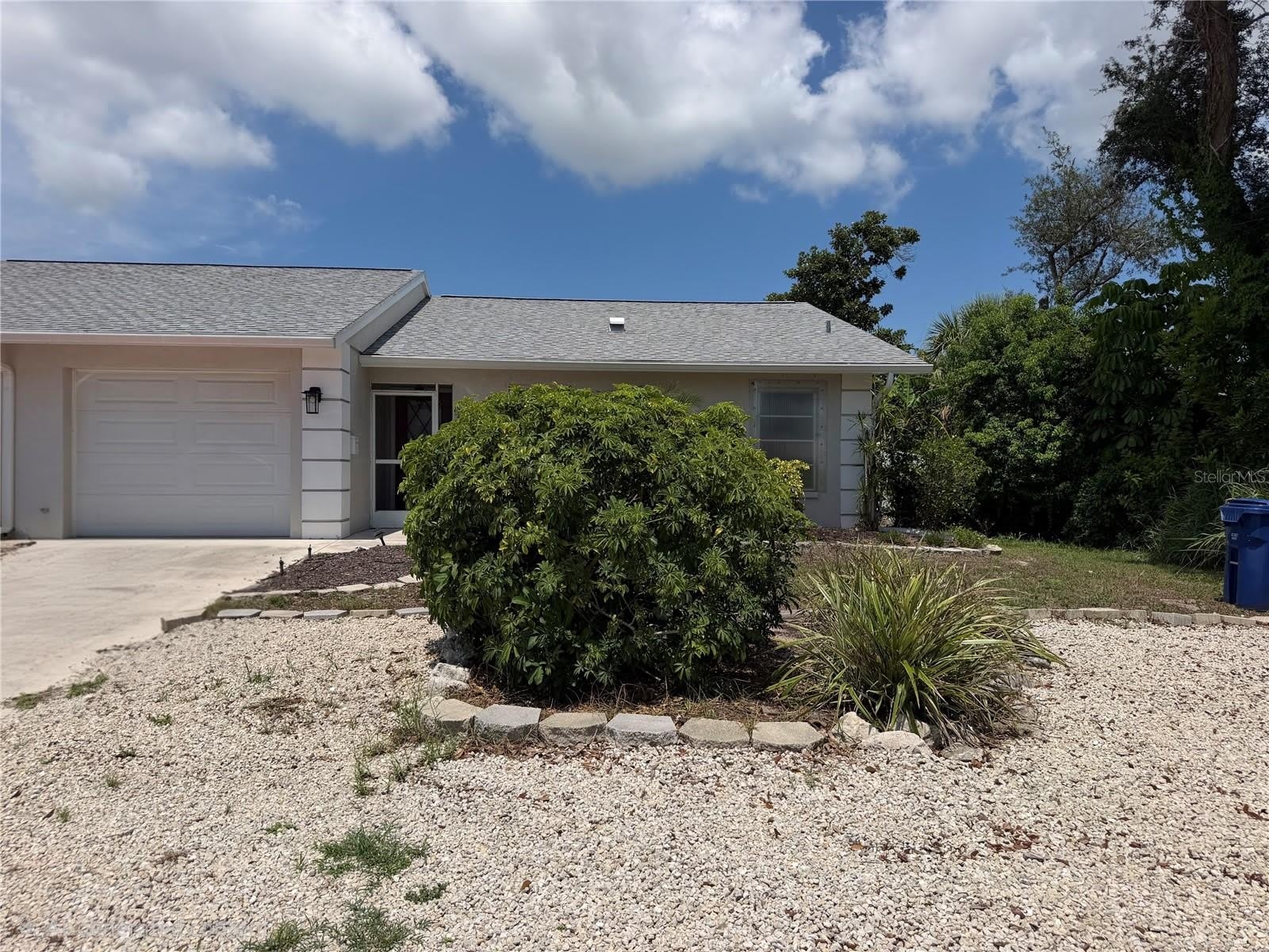 635 HARVEY Street – photo 1 of 23