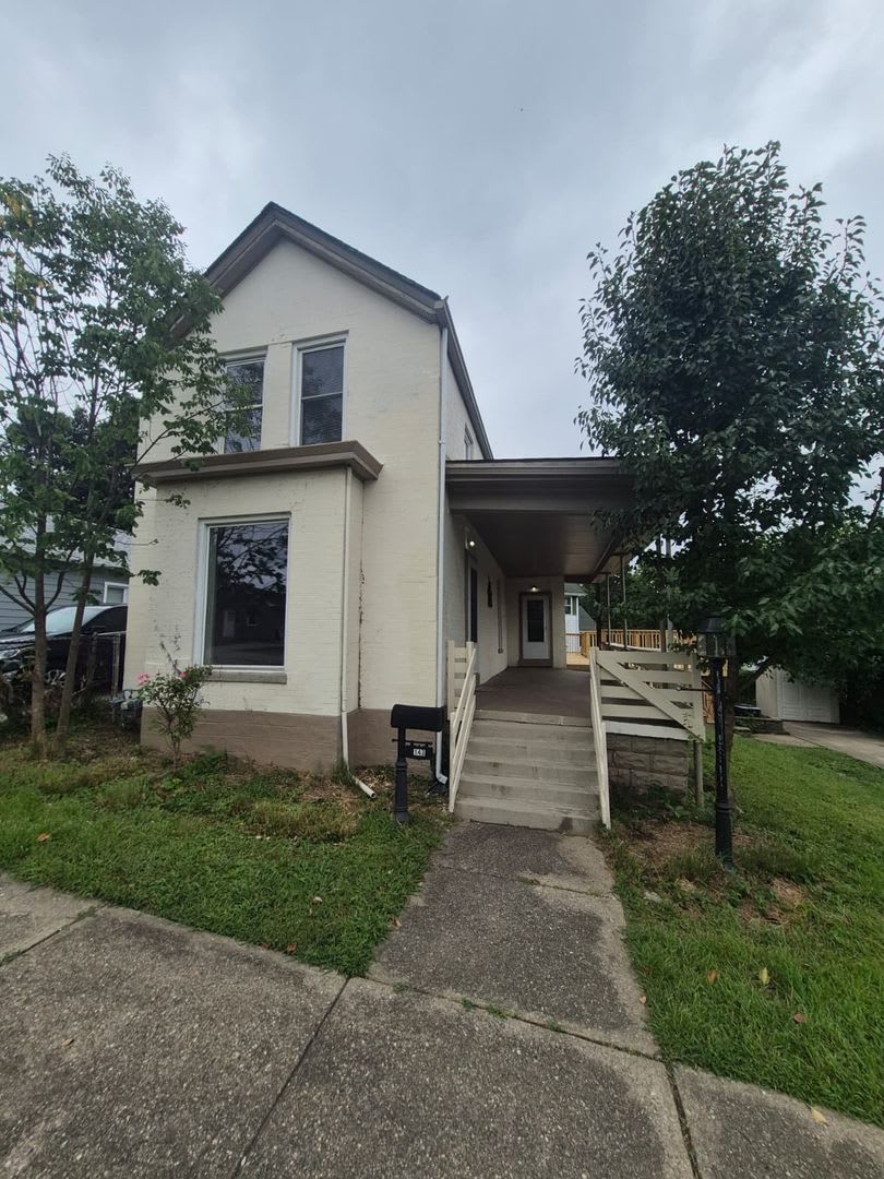 143 Kenton St, Elsmere, KY – Spacious 3-Bedroom, 2-Bath Home – photo 1 of 27