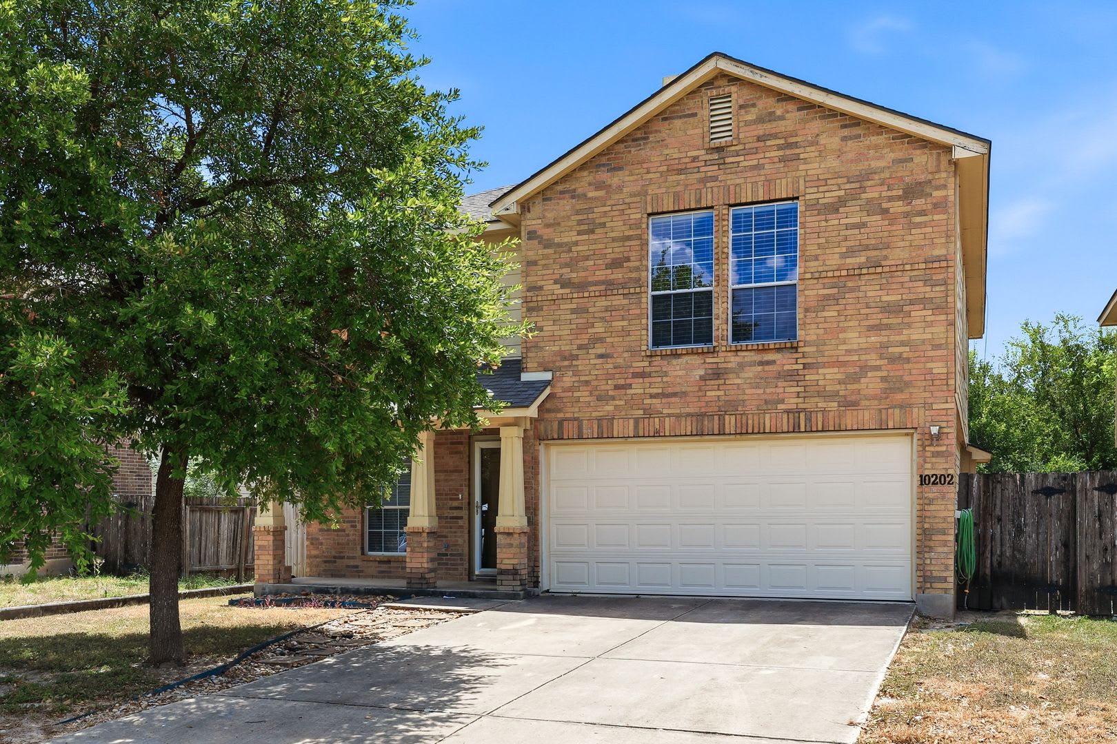 Spacious Carpet Free Home With Loft Private Greenbelt Backyard – photo 1