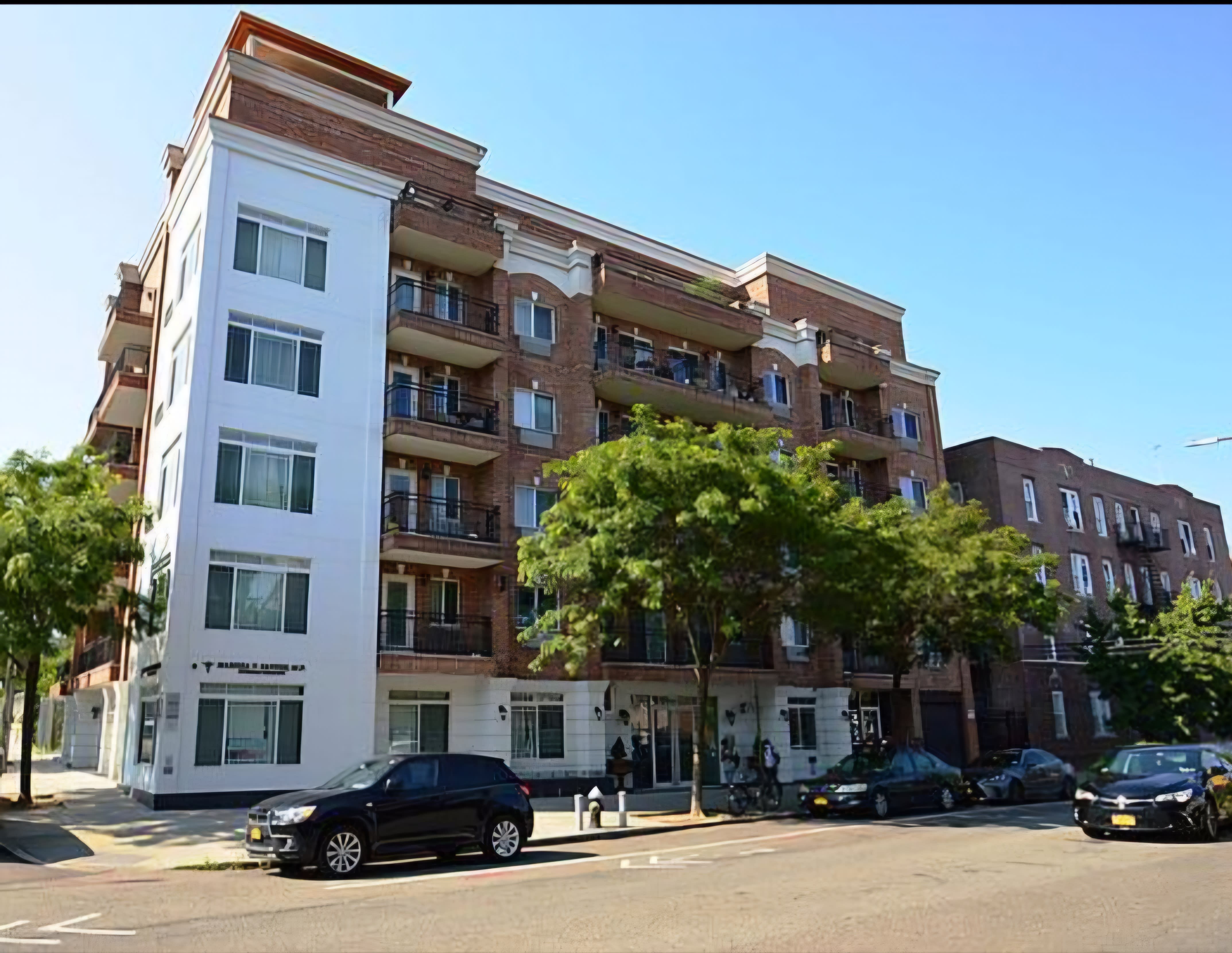 69 14 41St Avenue – photo 1