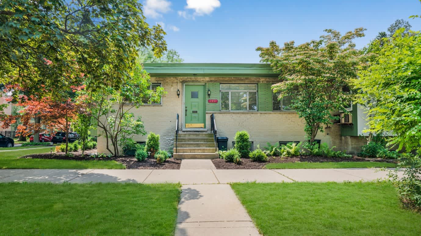 2337 West Chase Avenue – photo 1