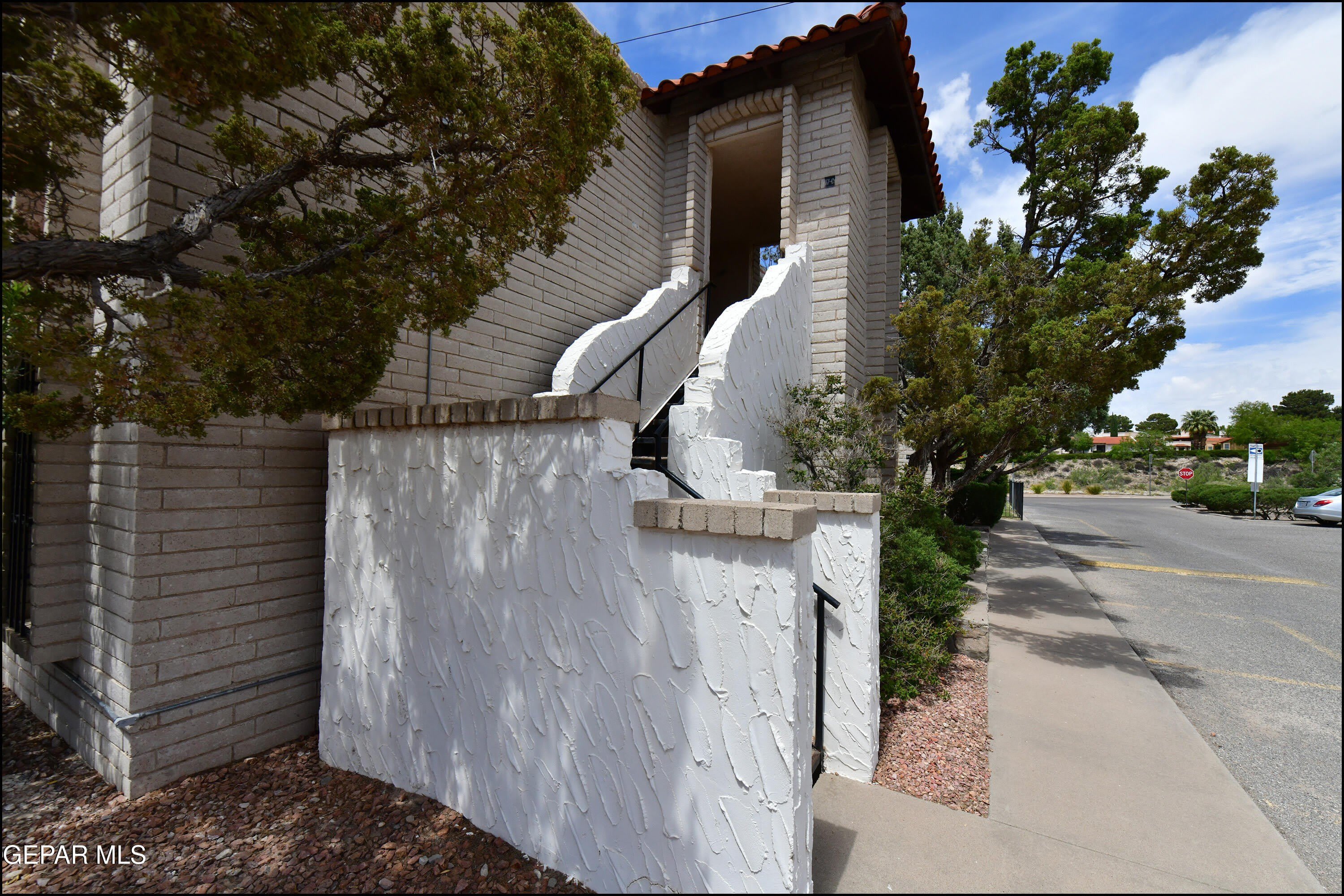 6201 Escondido Drive – photo 1