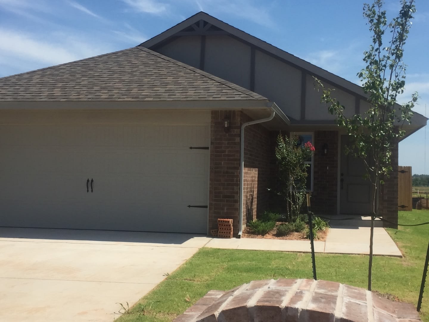 3 bedroom 2 bath home Mustang Schools – photo 1