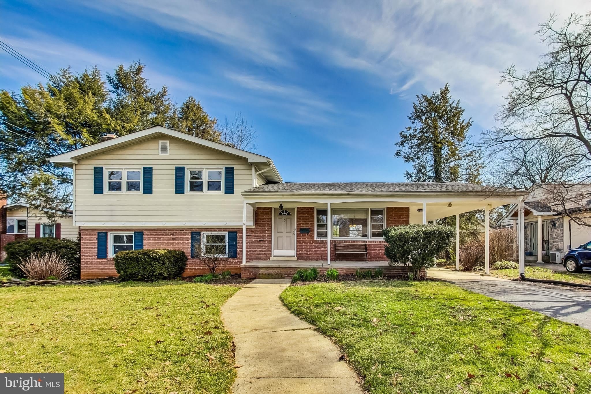 1208 PINEWOOD Drive – photo 1 of 53