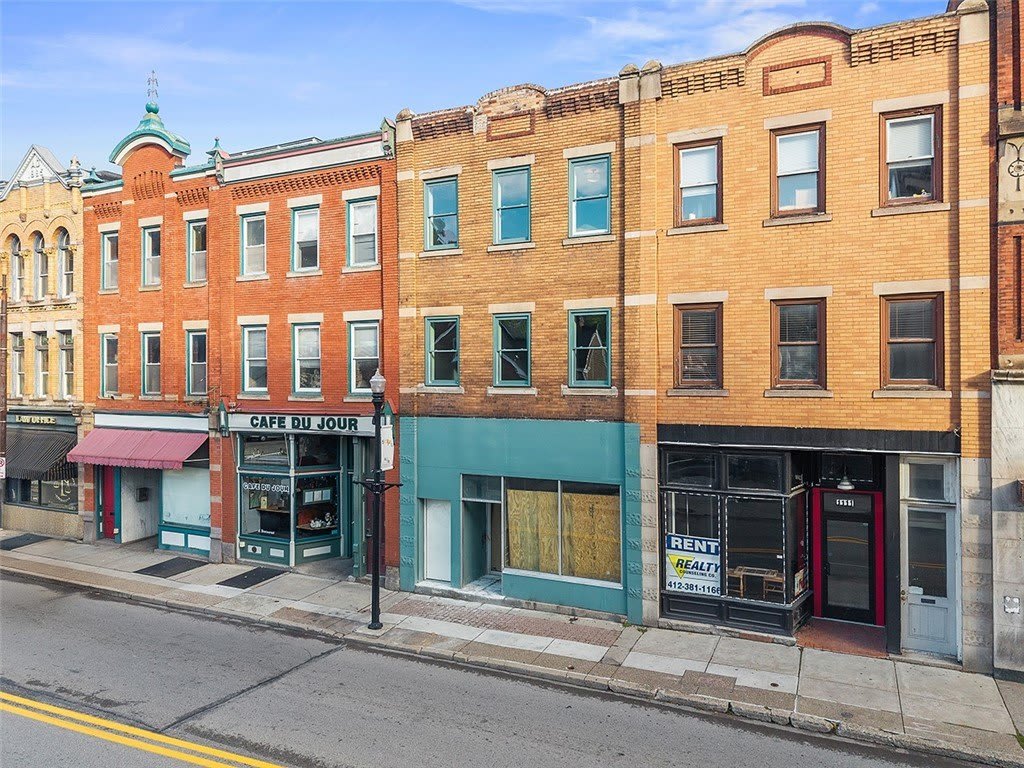 1109 E Carson St – photo 1