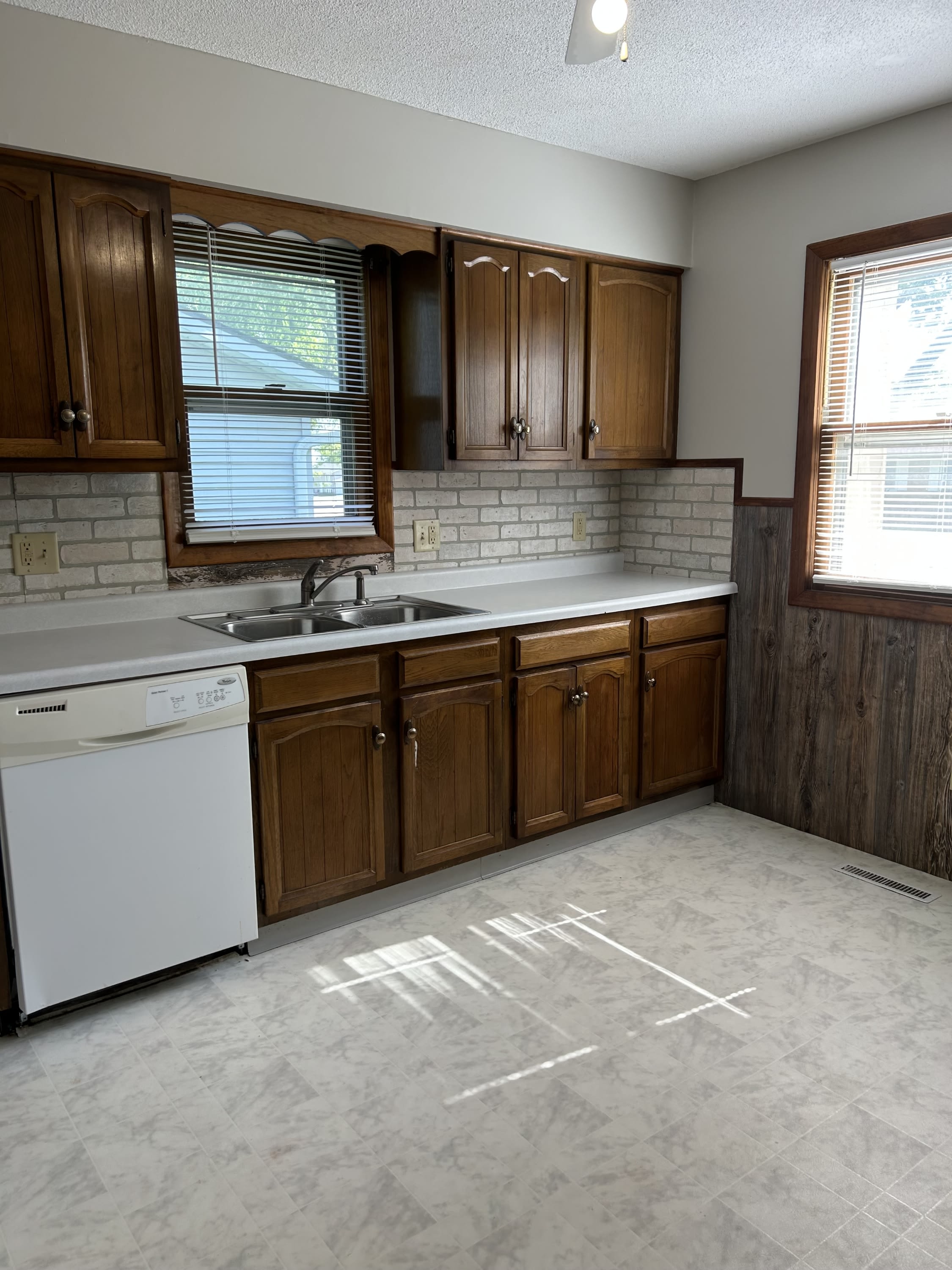 2305 Maple Boulevard – photo 1 of 21
