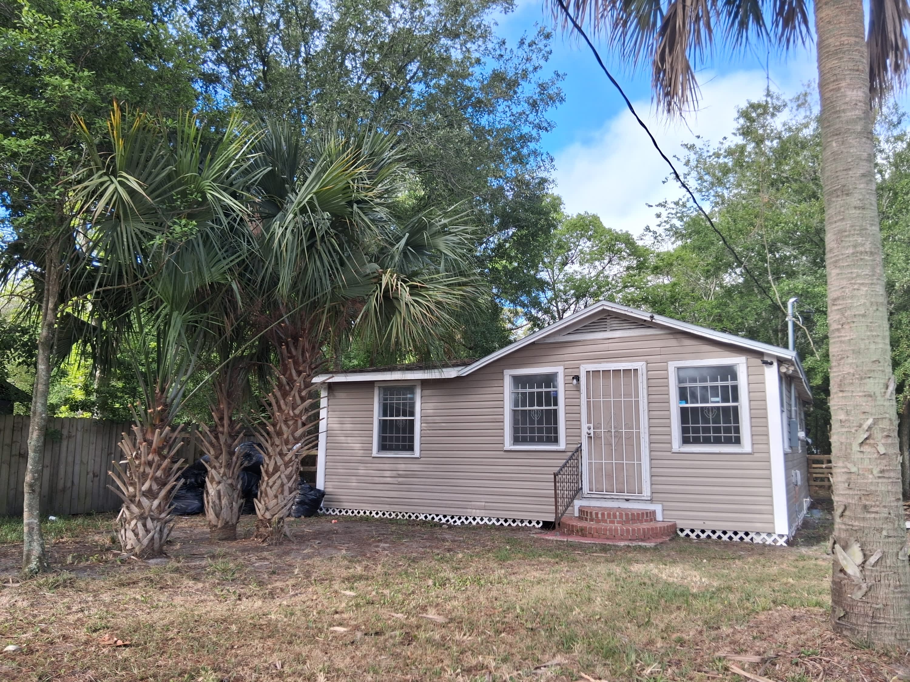2904 Moncrief Rd. – photo 1