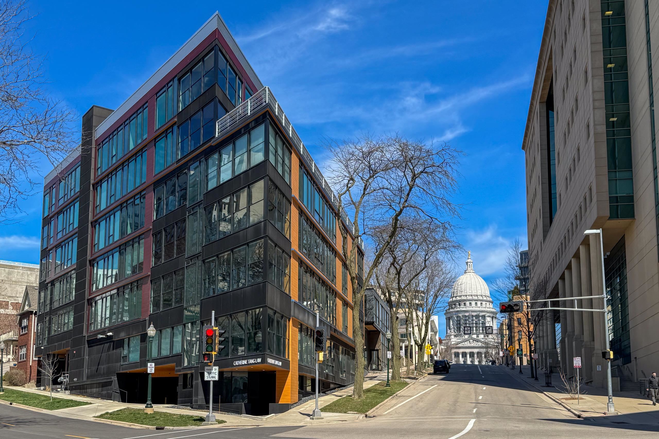 211 South Henry Street – photo 1