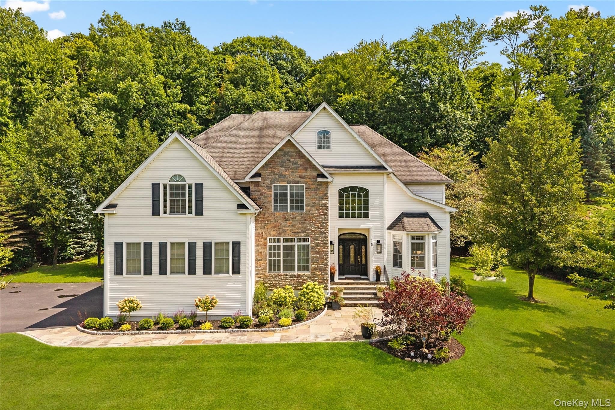 15 W Barrett Hill Road – photo 1 of 173