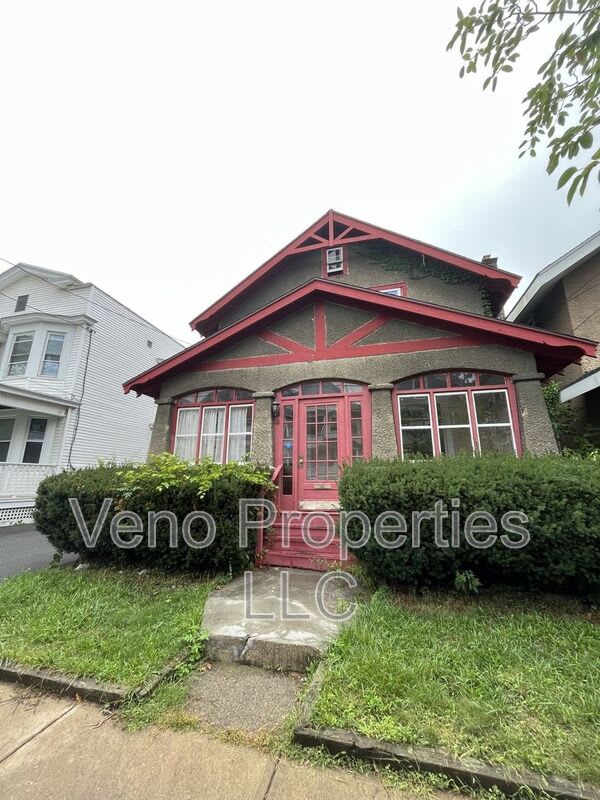 19 Kent St. – photo 1
