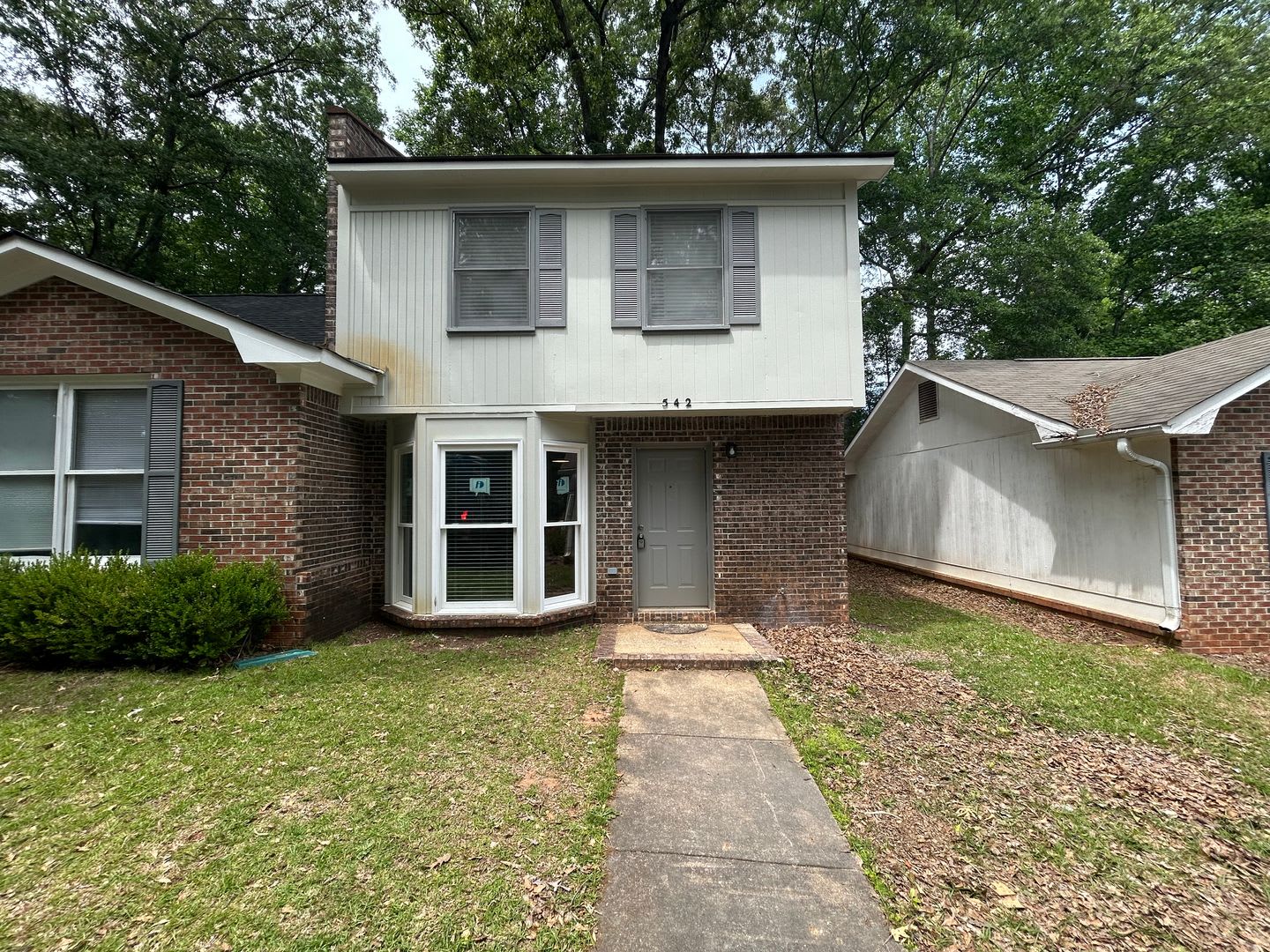Spacious Auburn Townhome in Prime Location – photo 1