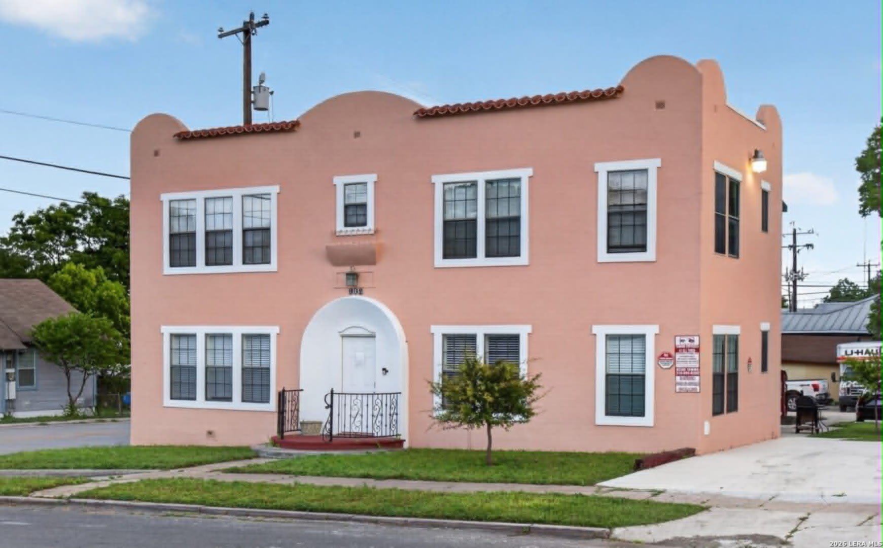 902 W Craig – photo 1