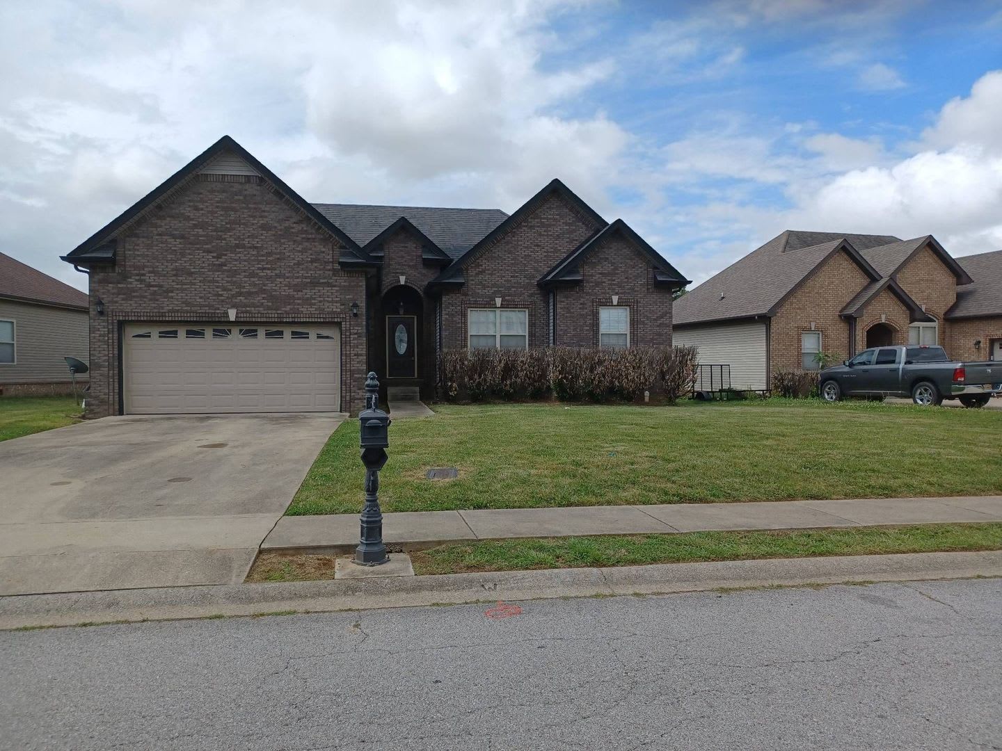 3 Bedroom 2 Bathroom Home!! – photo 1