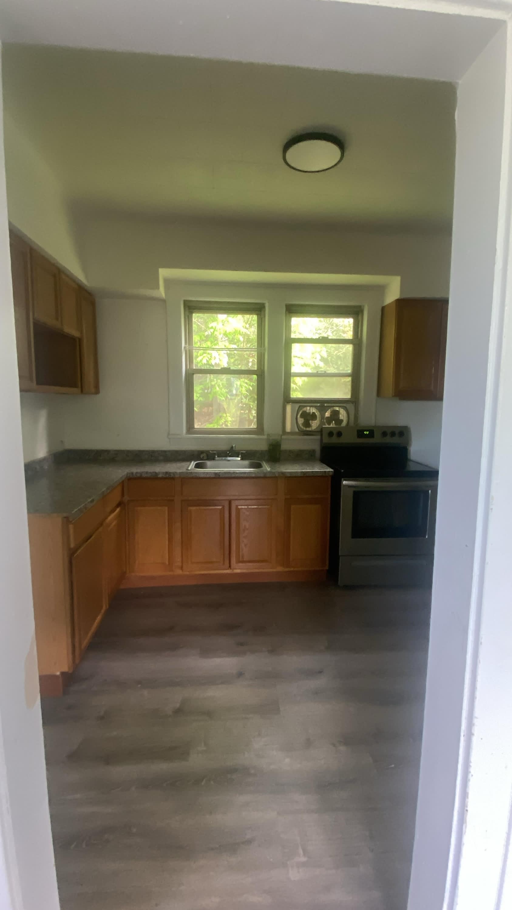 146 Pleasant Street Extension – photo 1 of 18