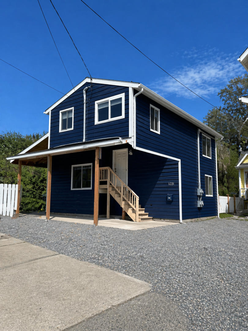 Limited-Time Offer: $25 Application Fee, Apply Today! 3 Bedroom, 1.5 Bath Single Family Home – photo 1