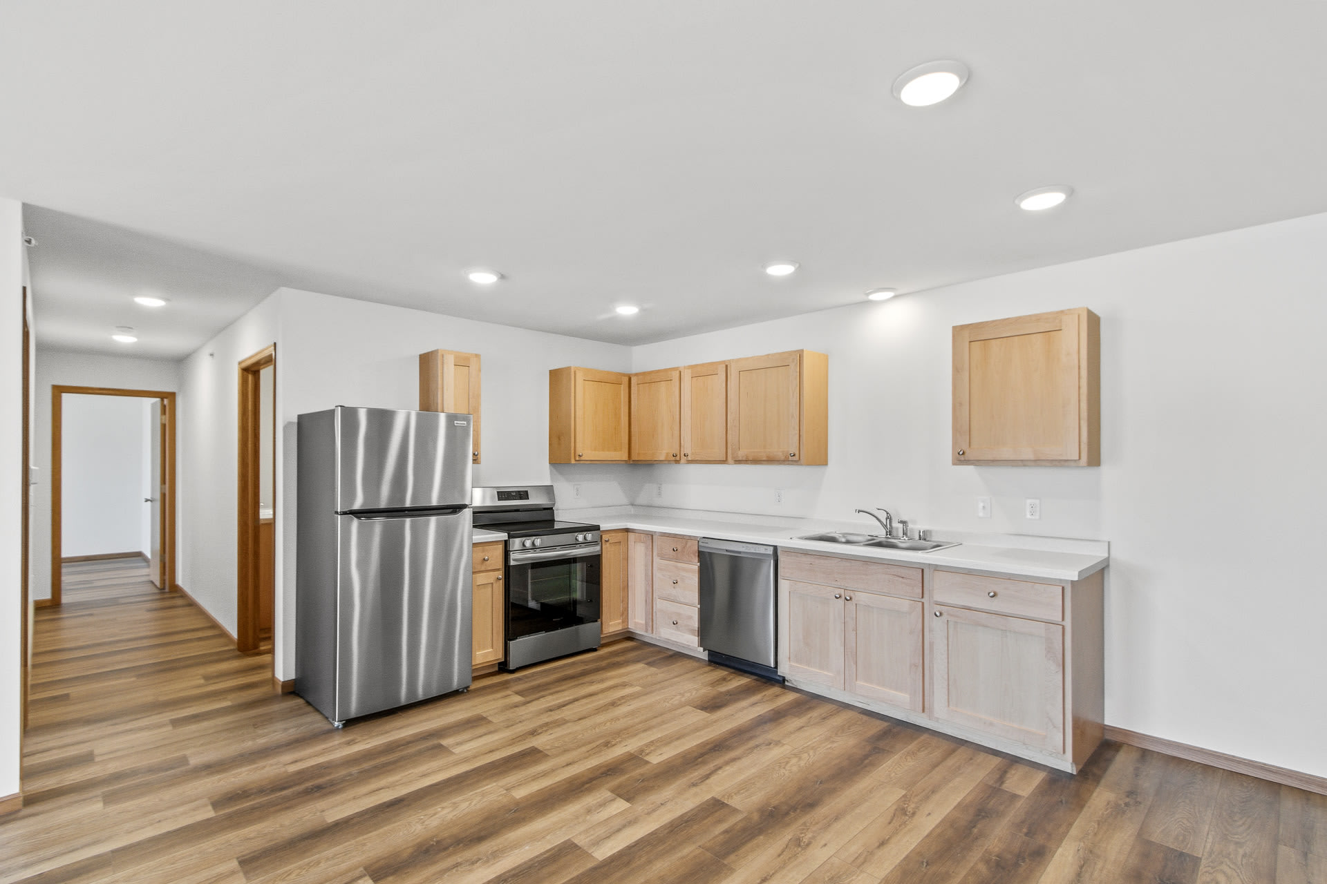 1425 Peterson Drive – photo 1 of 12