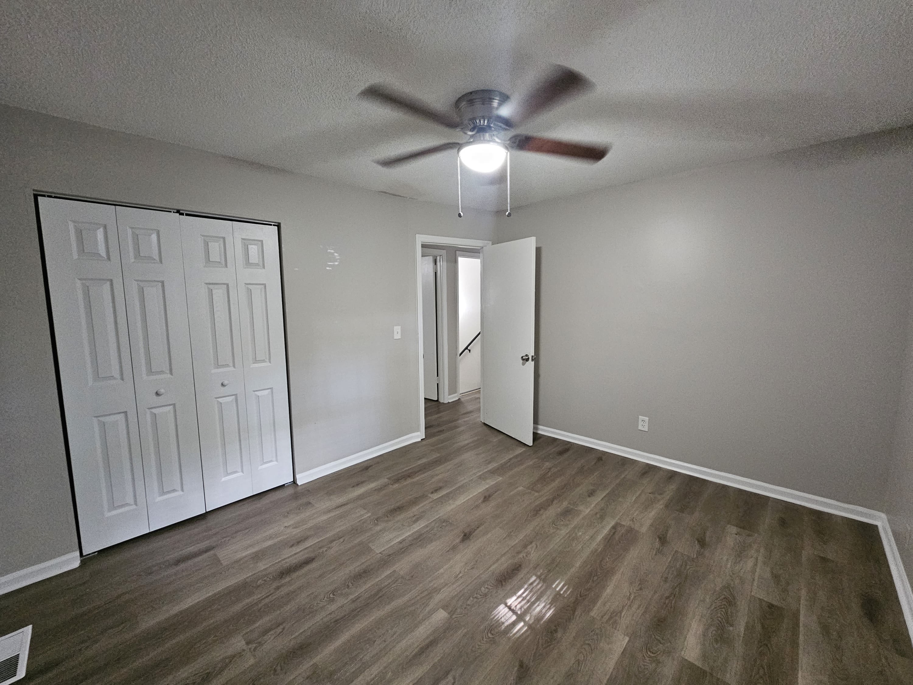1108 Thomas Lane – photo 1