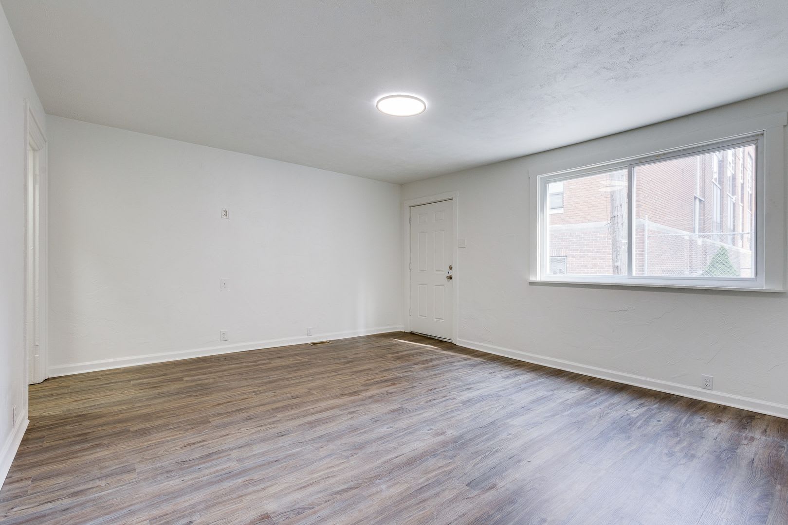 Check out this renovated 2 bed with central a/c in the heart of Allentown! – photo 1