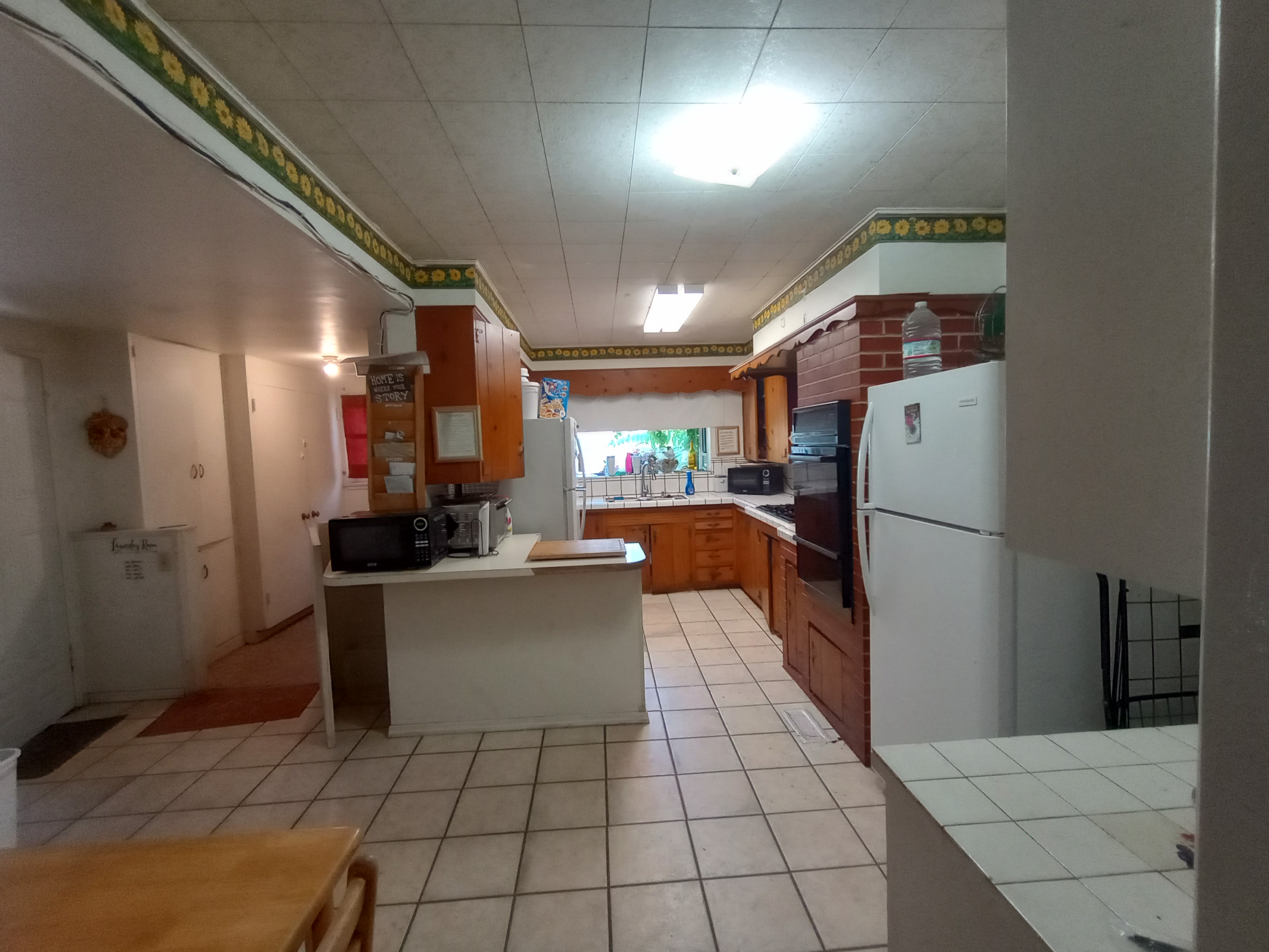 871 E Franklin Ave – photo 1 of 6