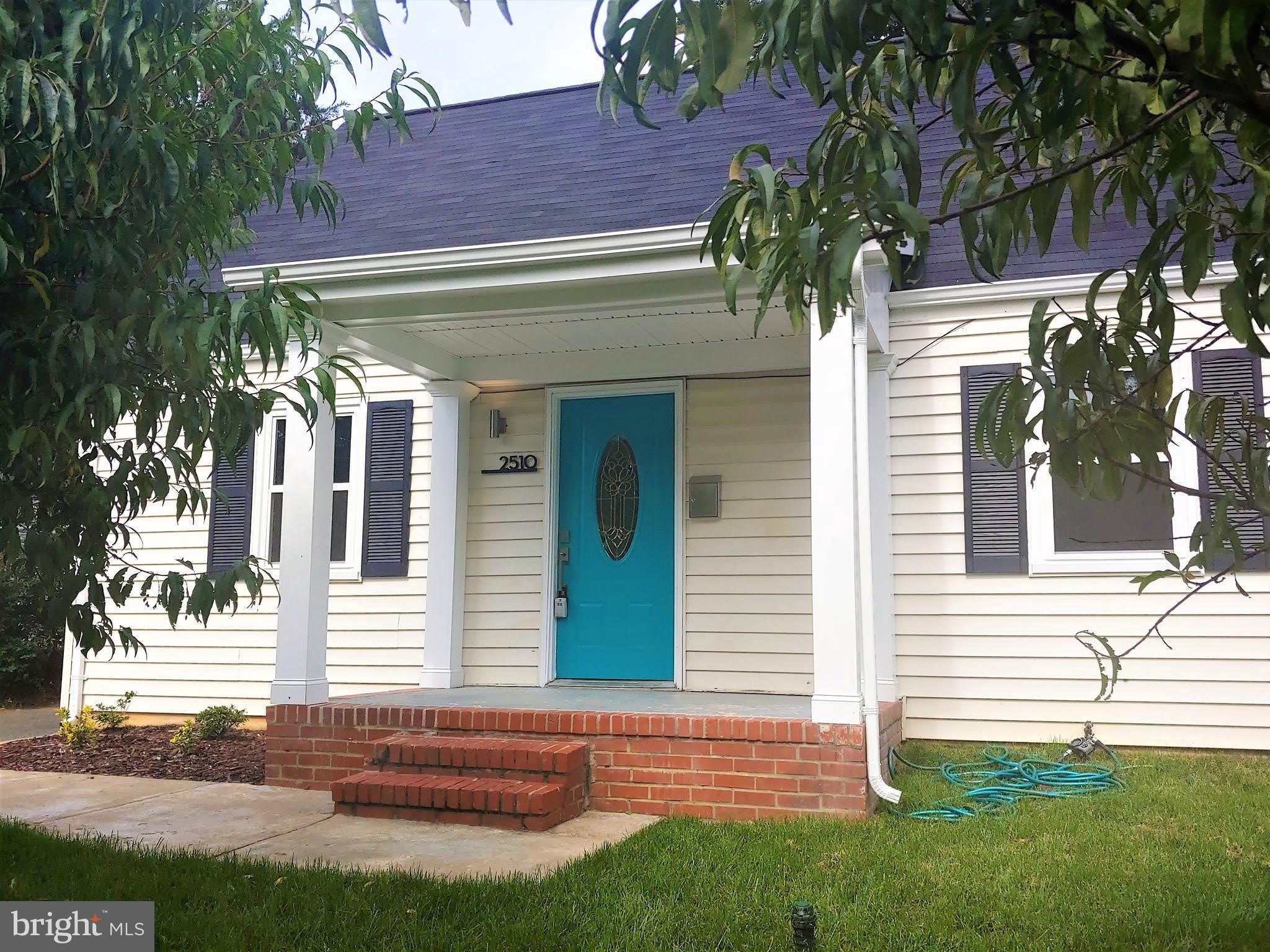 2510 Jamaica Drive – photo 1 of 26