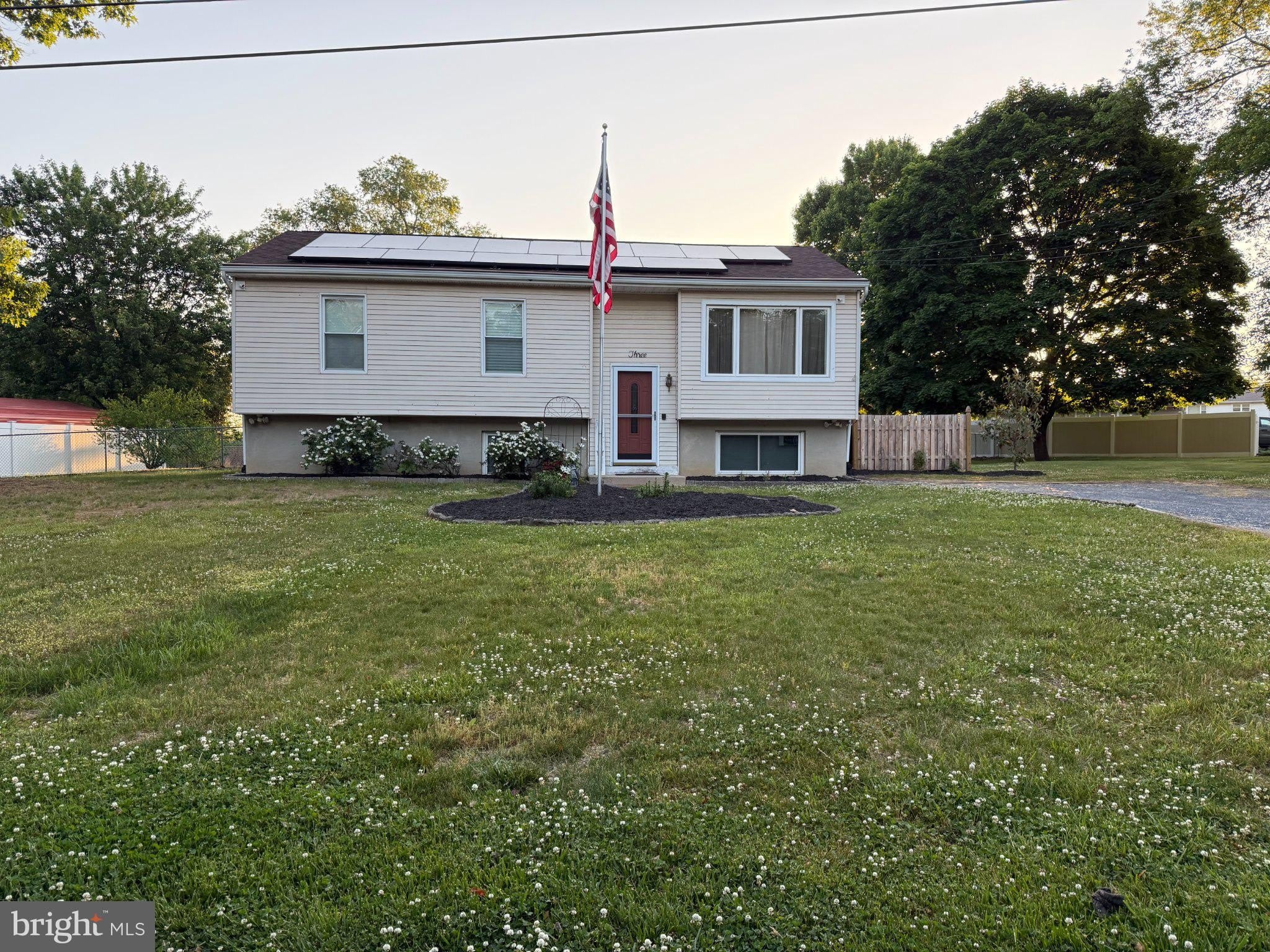 3 Lauffer Lane – photo 1 of 148
