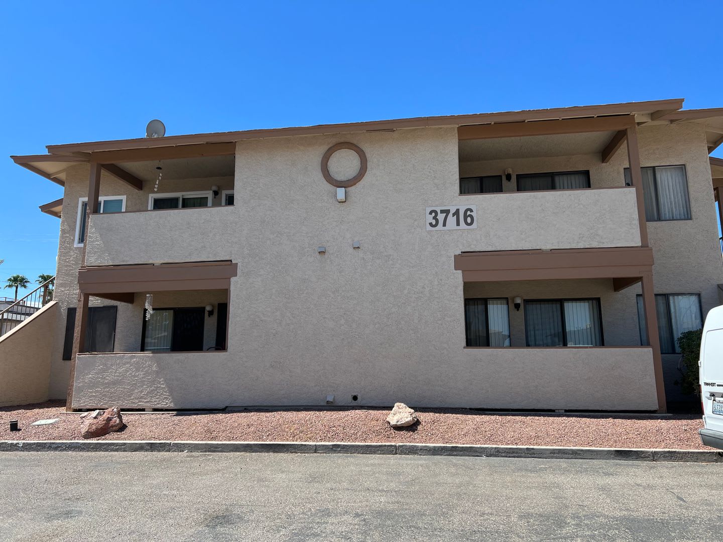 Downstairs Corner 2-Bedroom Condo in Central Las Vegas Location! – photo 1