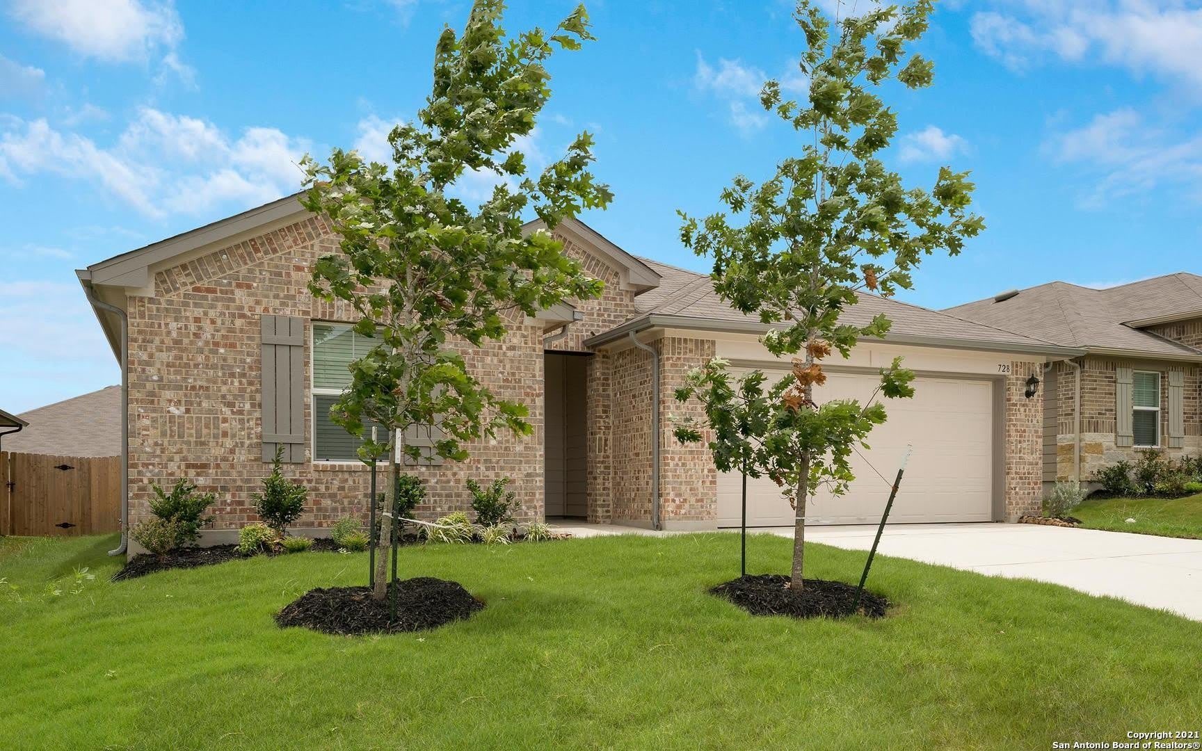 728 ARMADILLO DR – photo 1 of 28