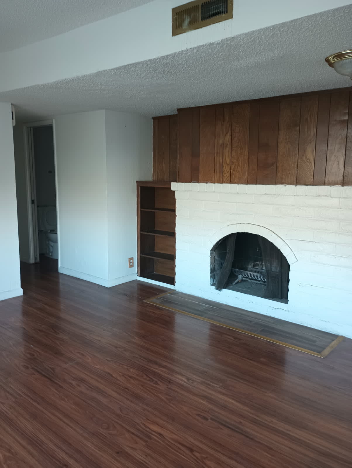 2208 Roselake Ave – photo 1 of 10