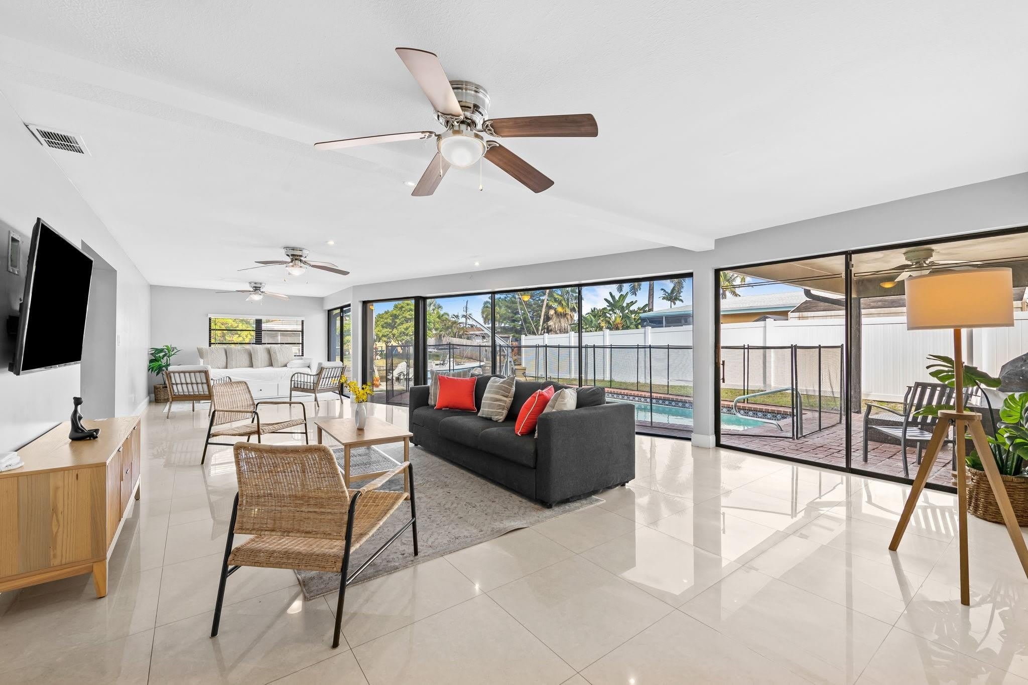 1601 NE 63rd Street – photo 1