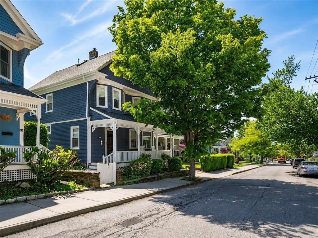 27 Mann Avenue – photo 1
