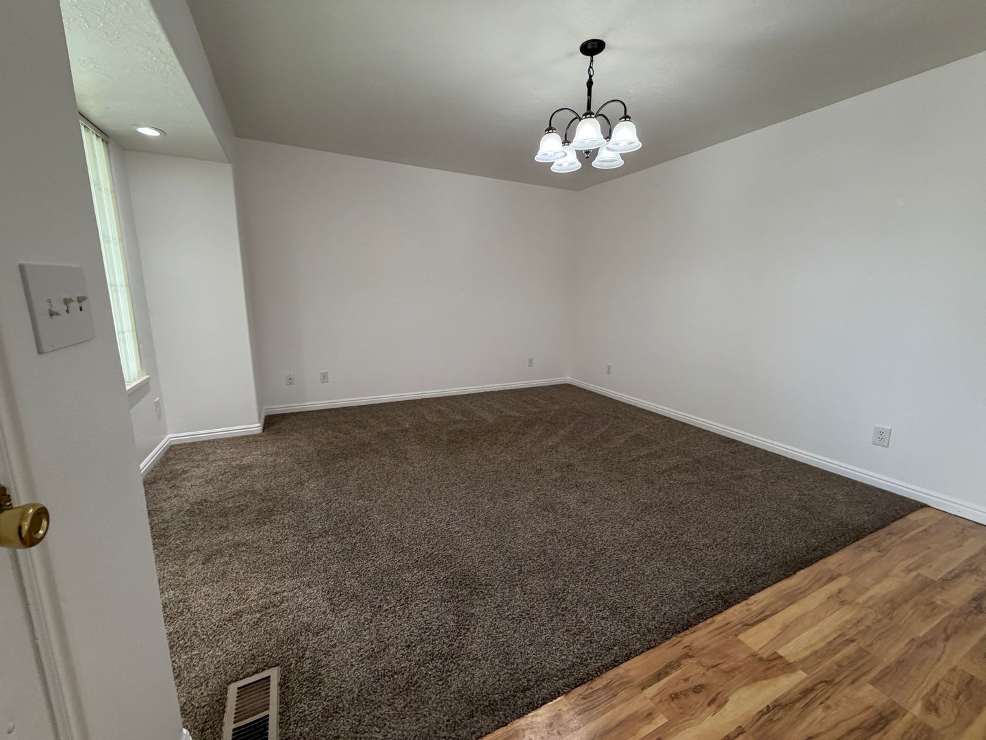 Welcome to this Two-Bedroom Duplex in Santaquin, UT – photo 1 of 13