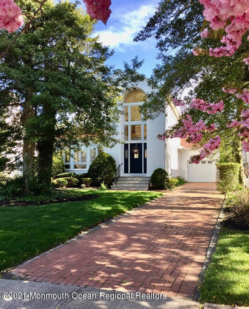 203 Stockton Boulevard – photo 1 of 24