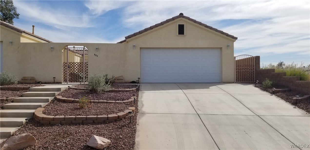 652 Holly Street – photo 1 of 18