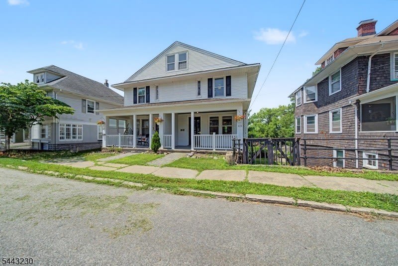 420 Hill St – photo 1 of 20